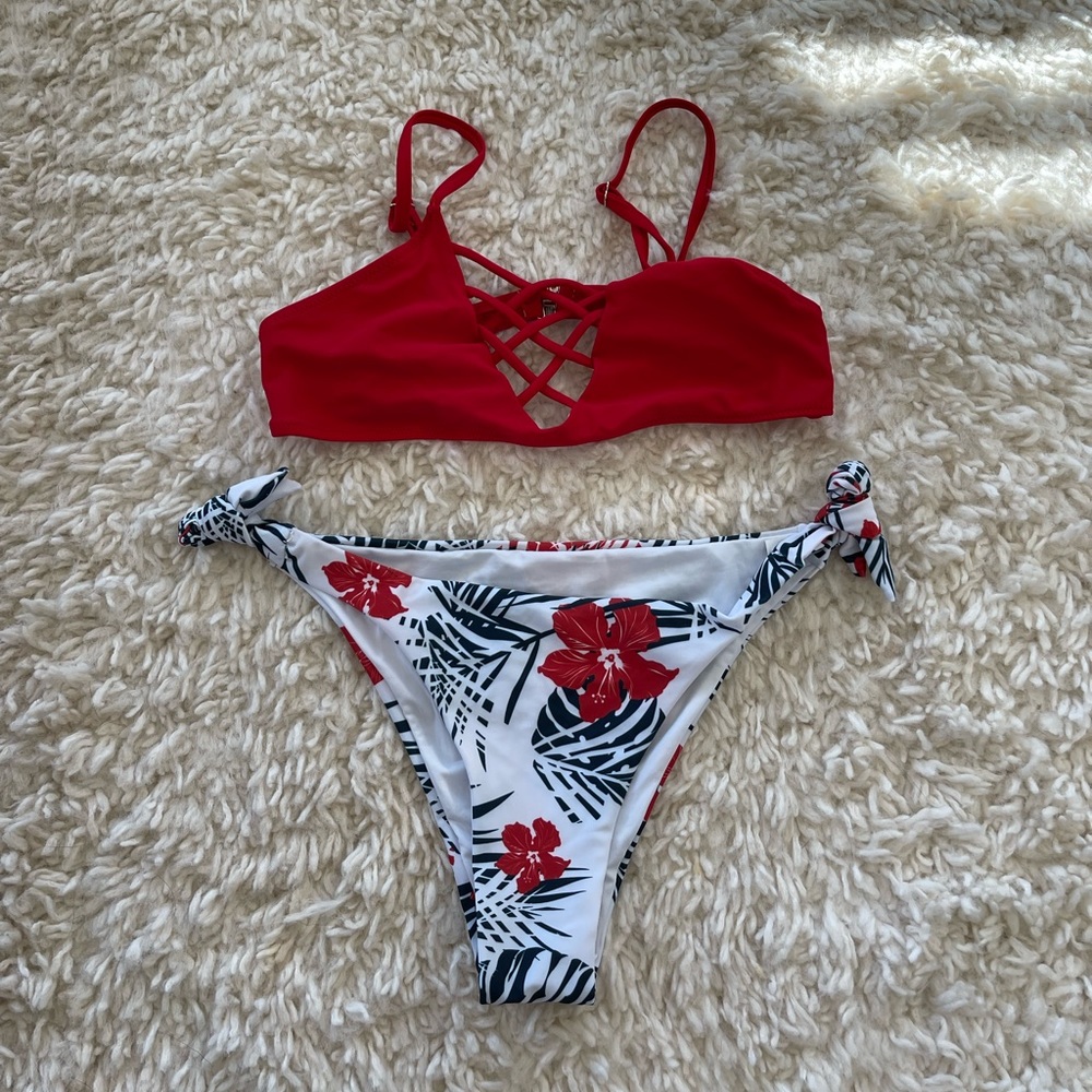 Cupshe Red and White Floral Bikini